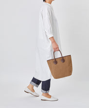 Load image into Gallery viewer, D2R  Leather Handle Tote (S)