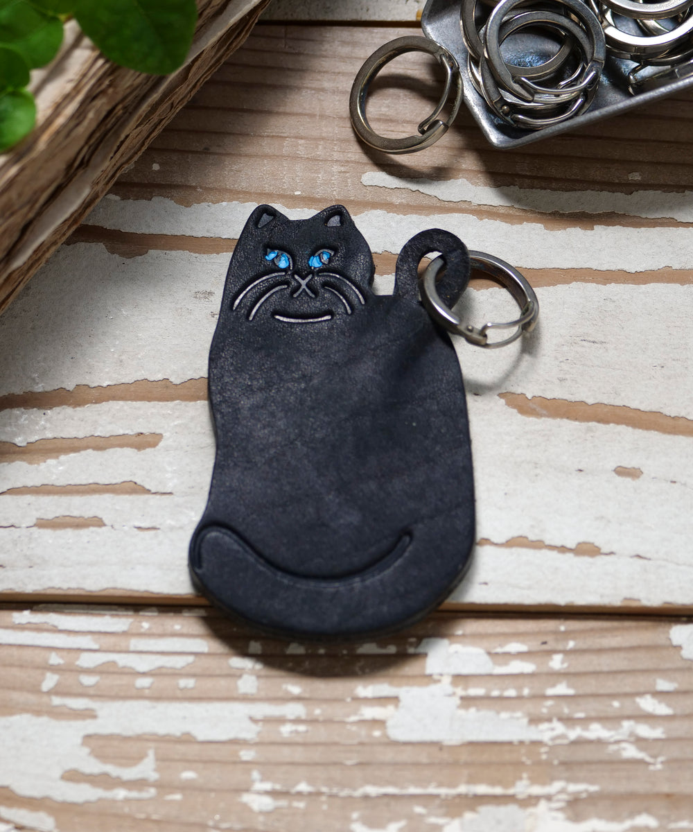 charm cat 猫の革チャーム | 手縫いハンドメイド革小物 | Dove & Olive